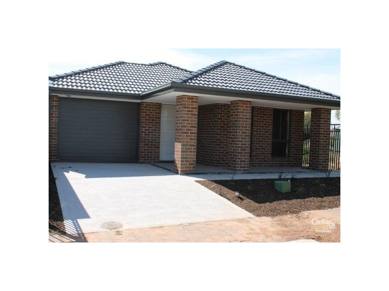 8 Featherstone Road, Smithfield Plains SA 5114