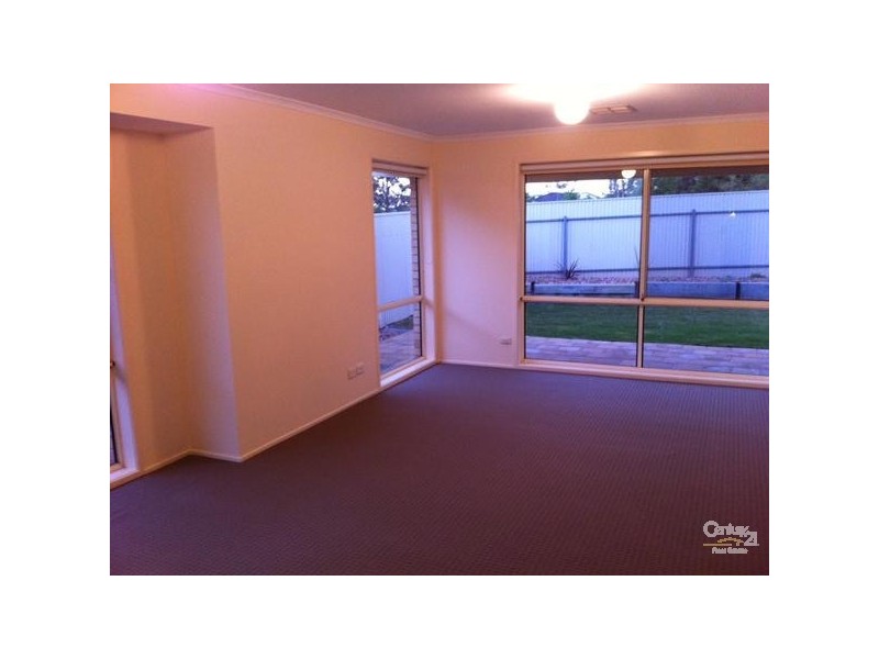 24 Castle Court, Blakeview SA 5114