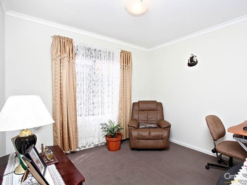 31 Tatura Road, Munno Para West SA 5115