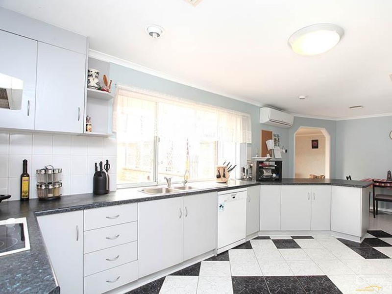 6 Winston Avenue, Paralowie SA 5108