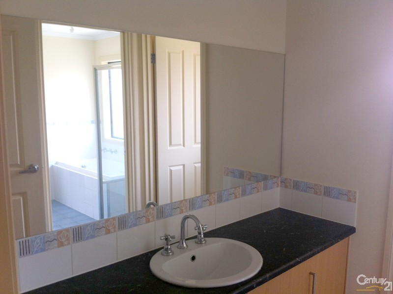 5 Orange Parade, Munno Para West SA 5115