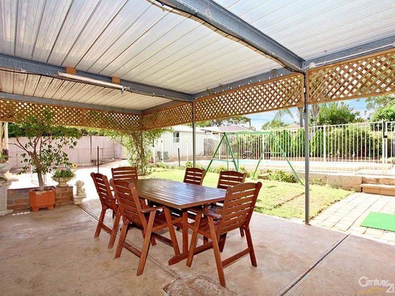 14 Woodlands Road, Elizabeth Downs SA 5113