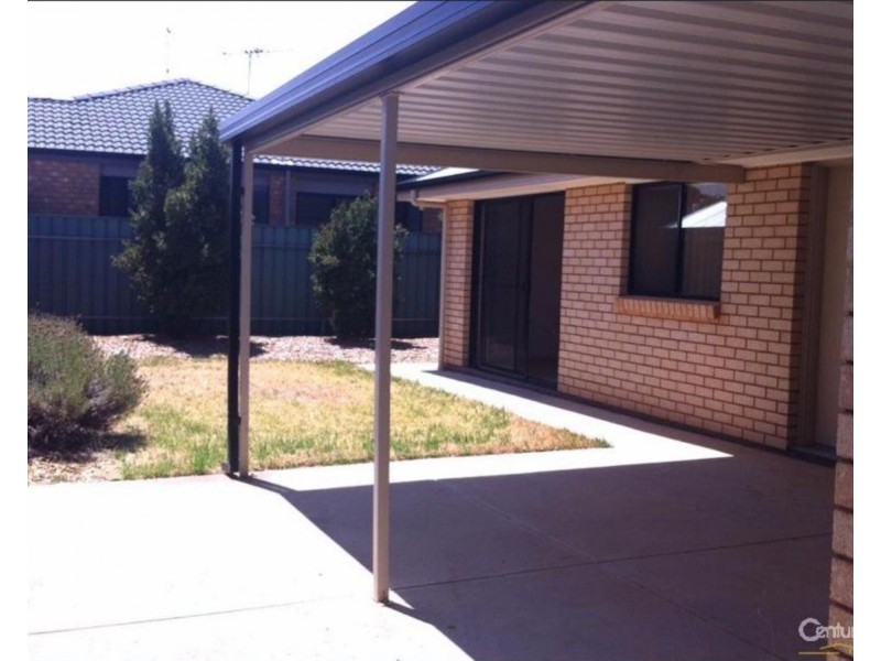 5 Orange Parade, Munno Para West SA 5115