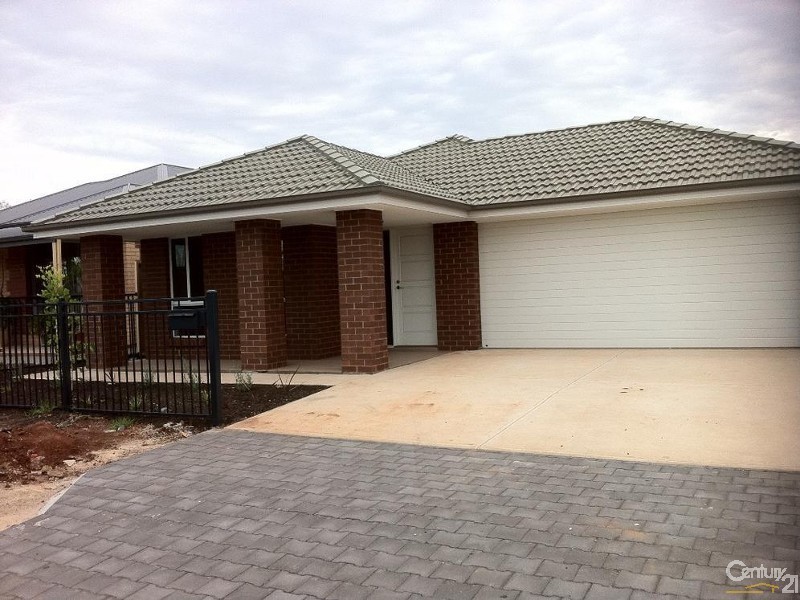 19 Saxon St, Smithfield Plains SA 5114