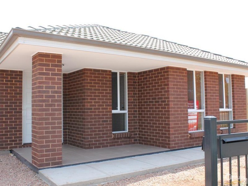 26 Small Cres, Smithfield Plains SA 5114