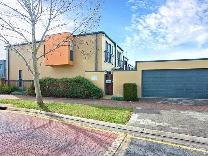 1/2 Greentree Place, Mawson Lakes SA 5095