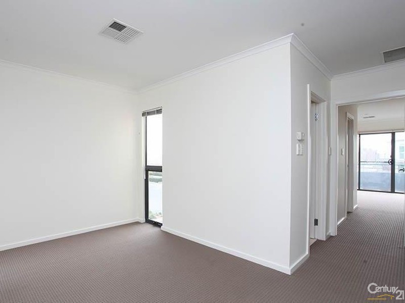 1/2 Greentree Place, Mawson Lakes SA 5095