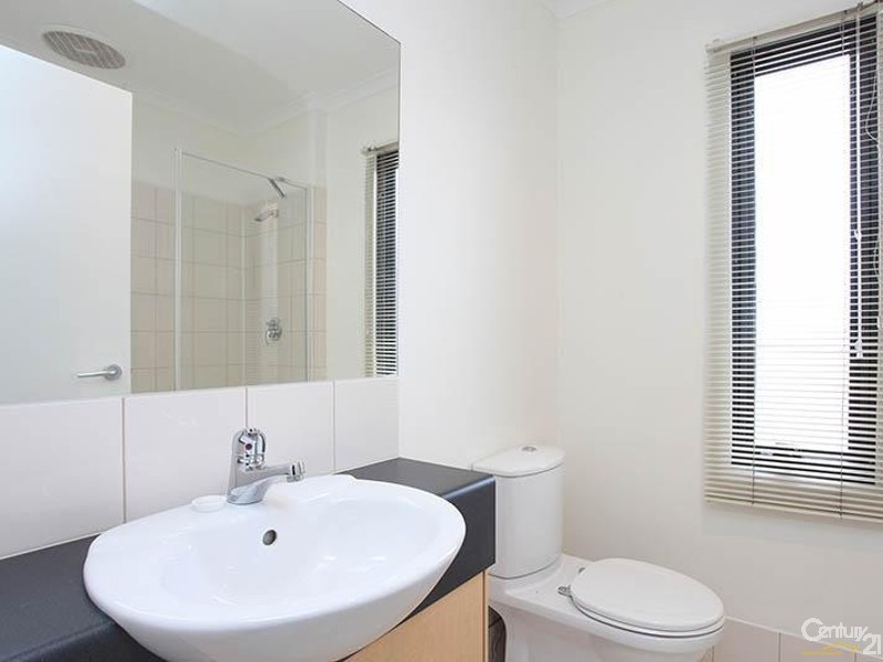 1/2 Greentree Place, Mawson Lakes SA 5095