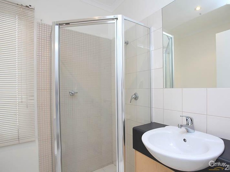 1/2 Greentree Place, Mawson Lakes SA 5095