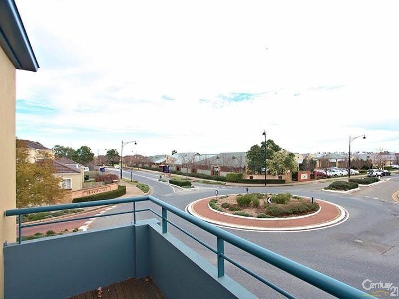 1/2 Greentree Place, Mawson Lakes SA 5095