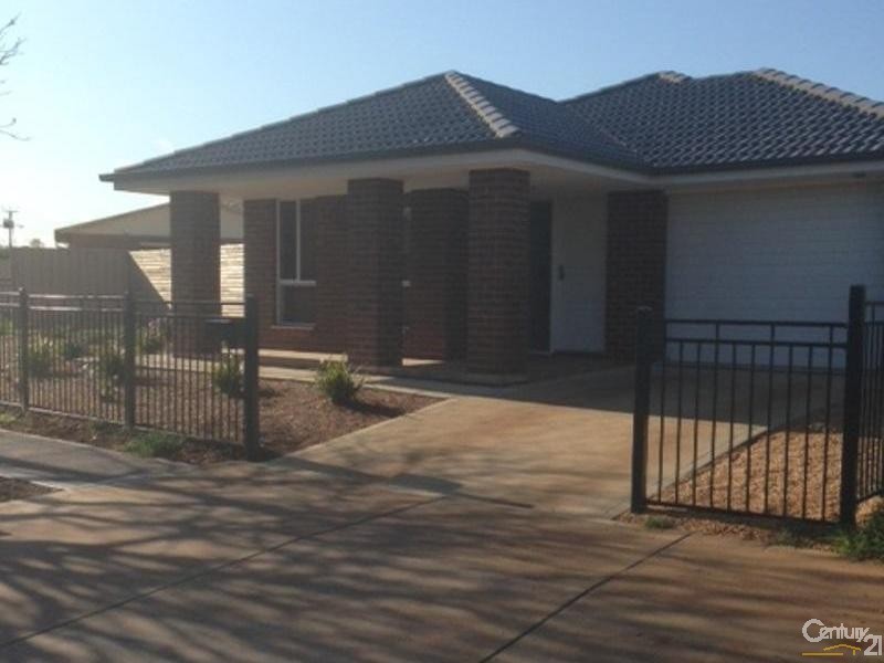 29 Roberts Crescent, Smithfield Plains SA 5114