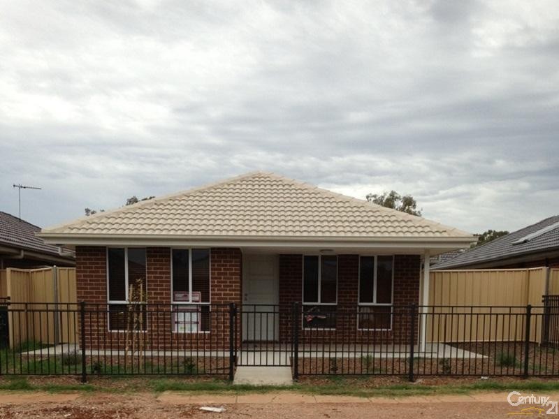 5 Saxon Street, Smithfield Plains SA 5114