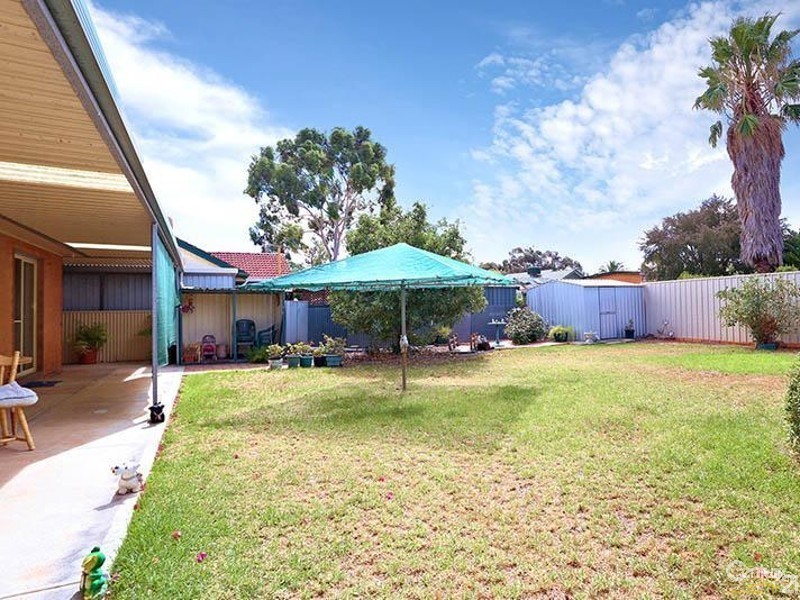 13 Caruso Crescent, Brahma Lodge SA 5109
