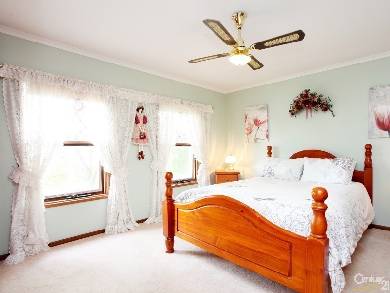 31 Cambridge Terrace, Hillbank SA 5112