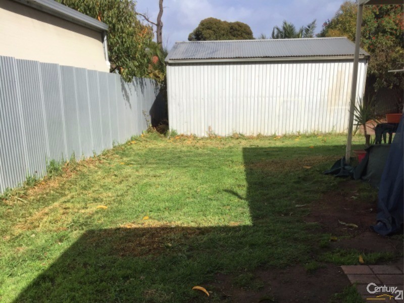 6 Cameron Road, Elizabeth Vale SA 5112