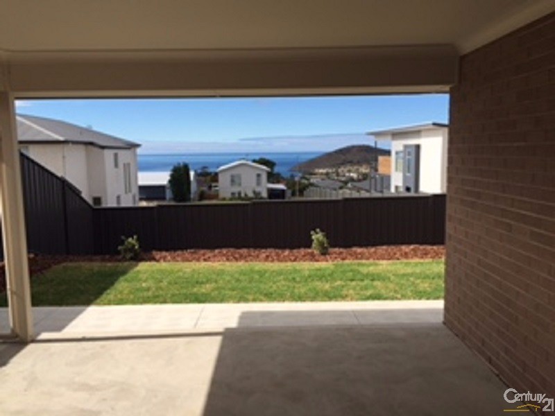 35  White Close, Encounter Bay SA 5211