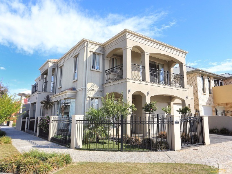 25 St Clair Avenue, Mawson Lakes SA 5095