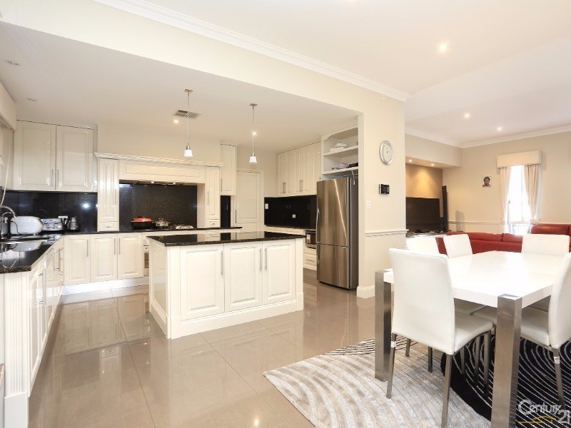 25 St Clair Avenue, Mawson Lakes SA 5095