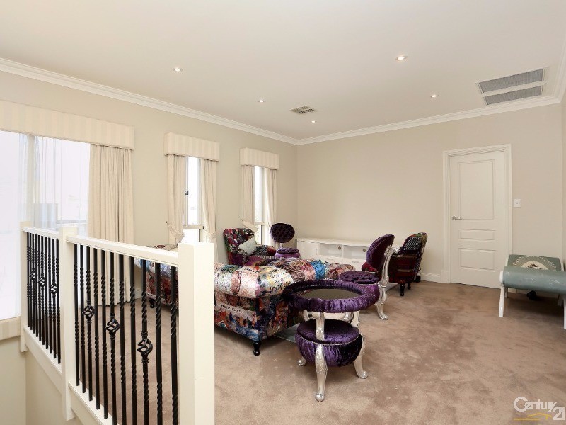 25 St Clair Avenue, Mawson Lakes SA 5095