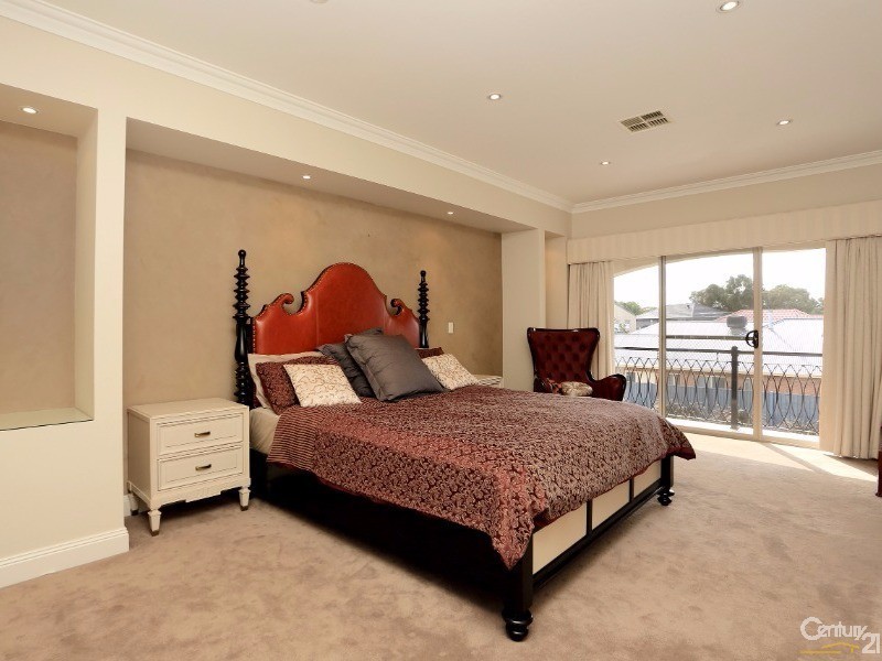 25 St Clair Avenue, Mawson Lakes SA 5095