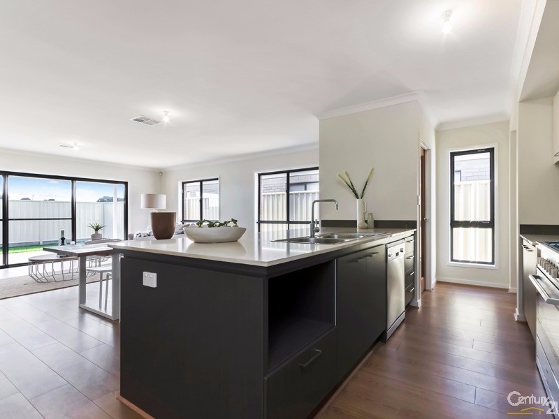 22 Fazzolari Circuit, Paralowie SA 5108