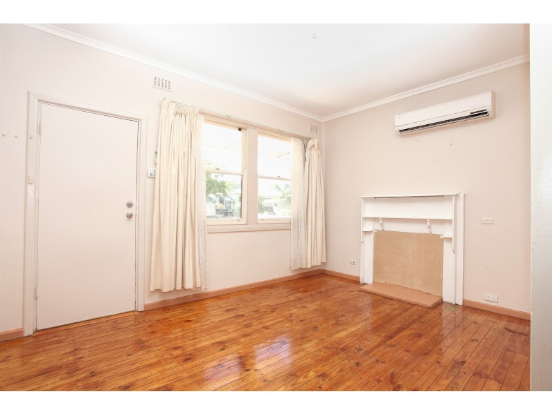 16 Midlow Road, Elizabeth Downs SA 5113