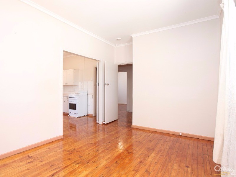 16 Midlow Road, Elizabeth Downs SA 5113