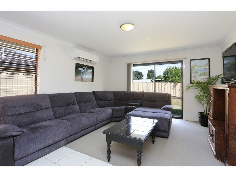 33 Small Crescent, Smithfield Plains SA 5114