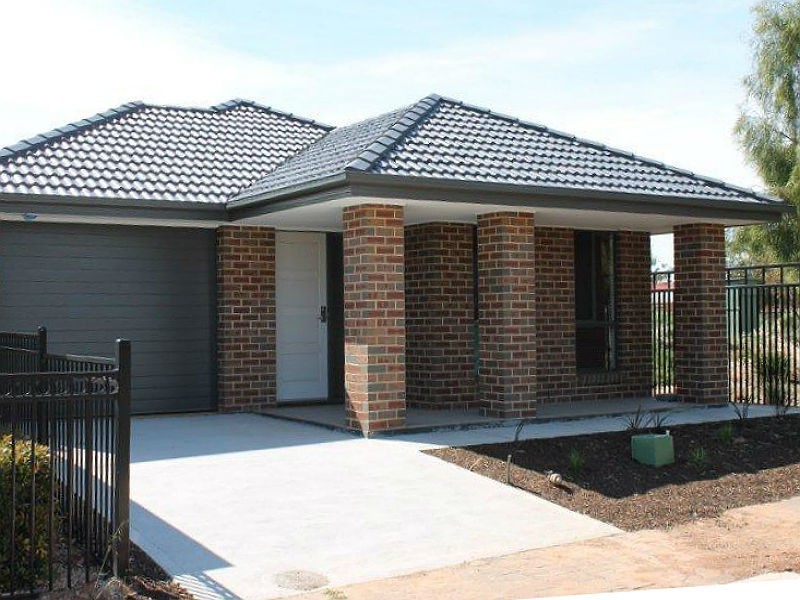 8 Featherstone Street, Smithfield Plains SA 5114