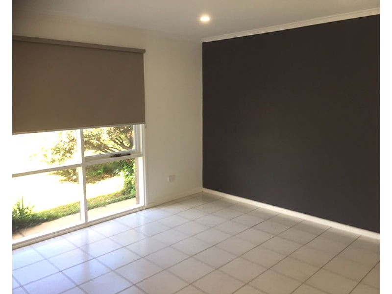 3 Amaroo Court, Smithfield SA 5114