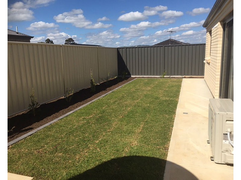 5 Isla Court, Munno Para West SA 5115