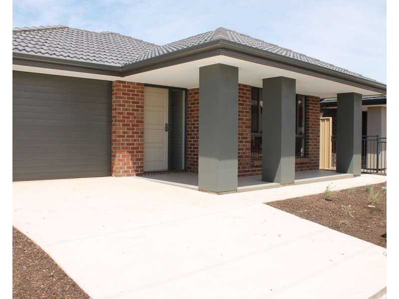 33 Saxon Street, Smithfield Plains SA 5114