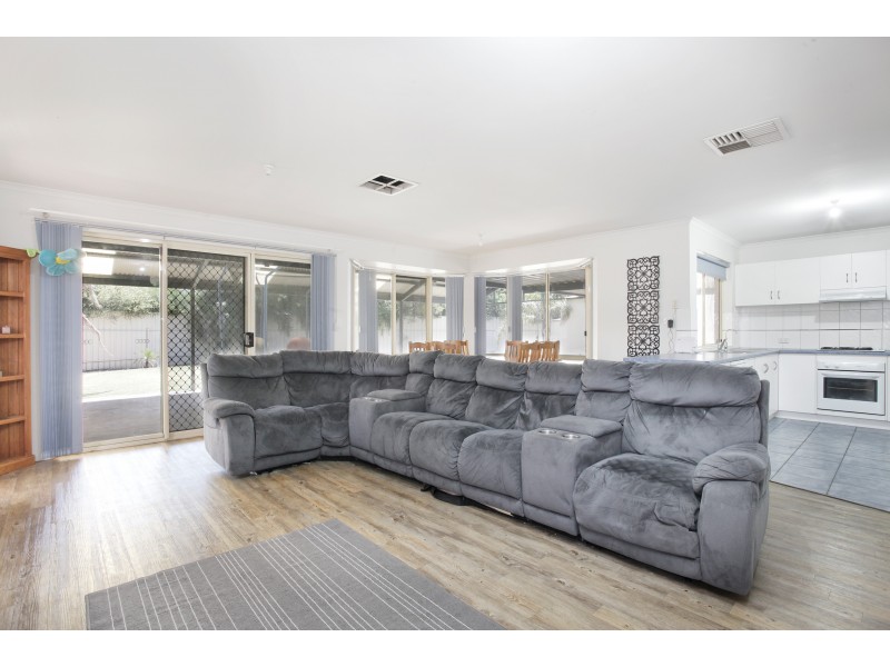 10 Mensforth Court, Paralowie SA 5108