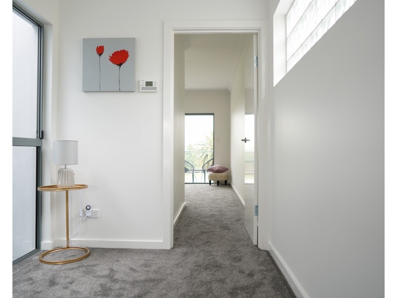 3 MacMillan Avenue, Mawson Lakes SA 5095