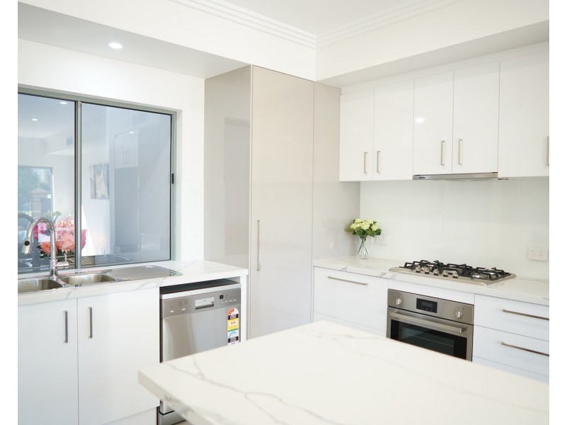 3 MacMillan Avenue, Mawson Lakes SA 5095