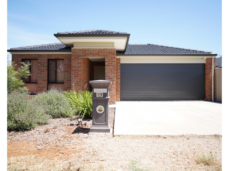 19 Gardiner Terrace, Smithfield SA 5114