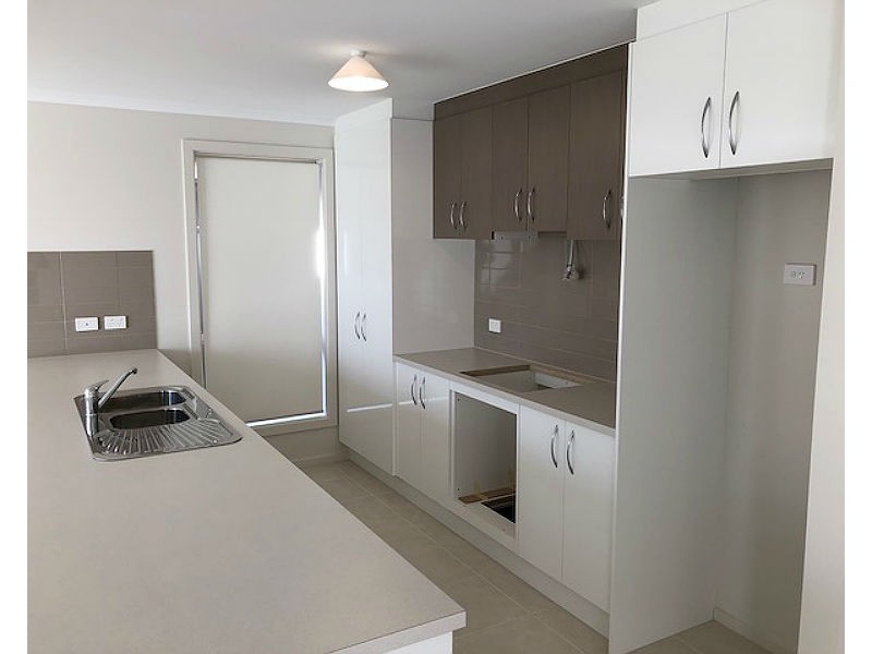 9 Holland Way, Evanston SA 5116