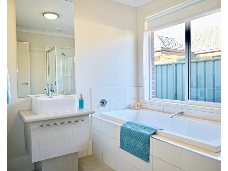 38 Orange Parade, Munno Para West SA 5115