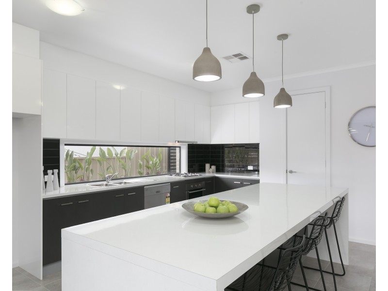 9 Lucerne Crescent, Mount Barker SA 5251