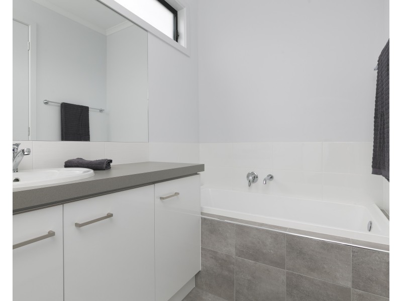 9 Lucerne Crescent, Mount Barker SA 5251