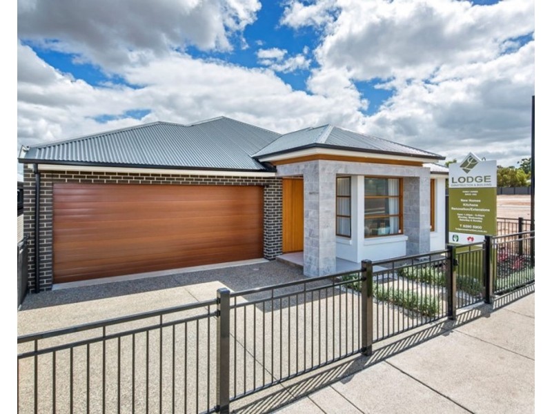 11 Broadwater Place, Blakeview SA 5114