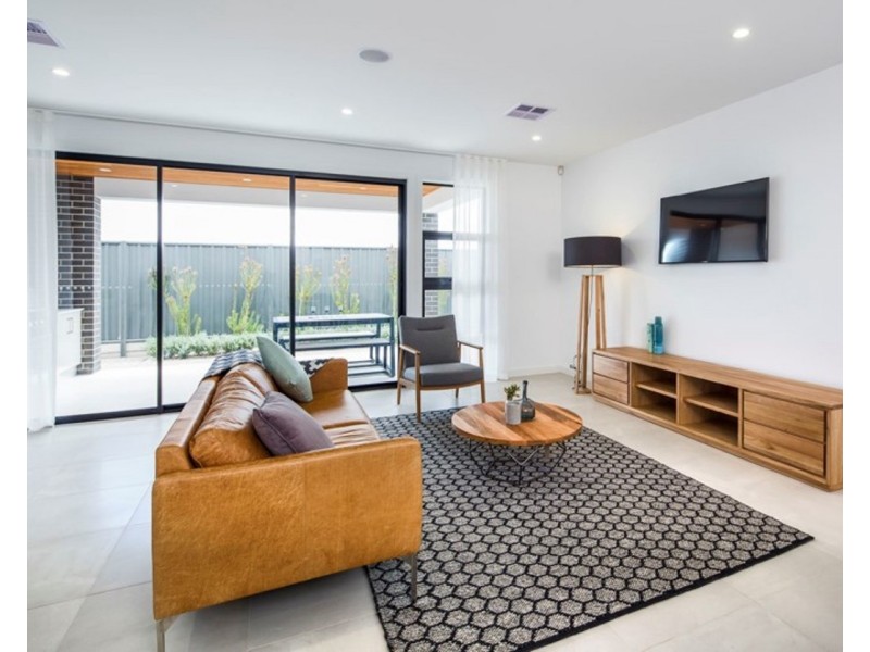 11 Broadwater Place, Blakeview SA 5114