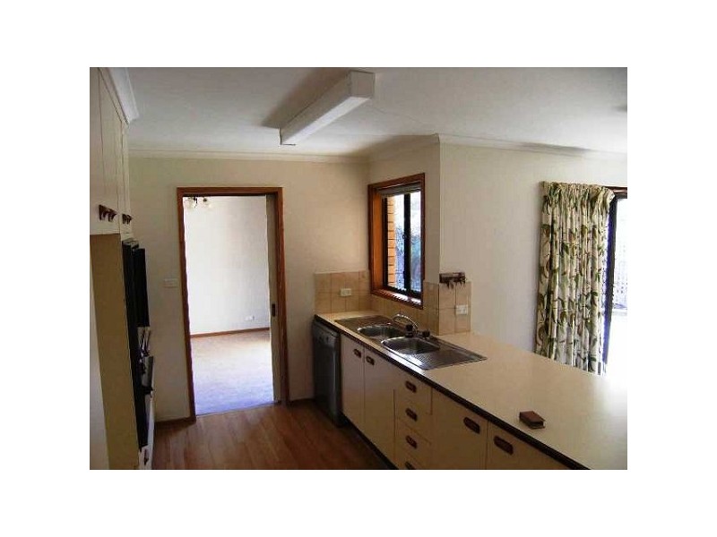 2 Banksia Grove, Gisborne VIC 3437