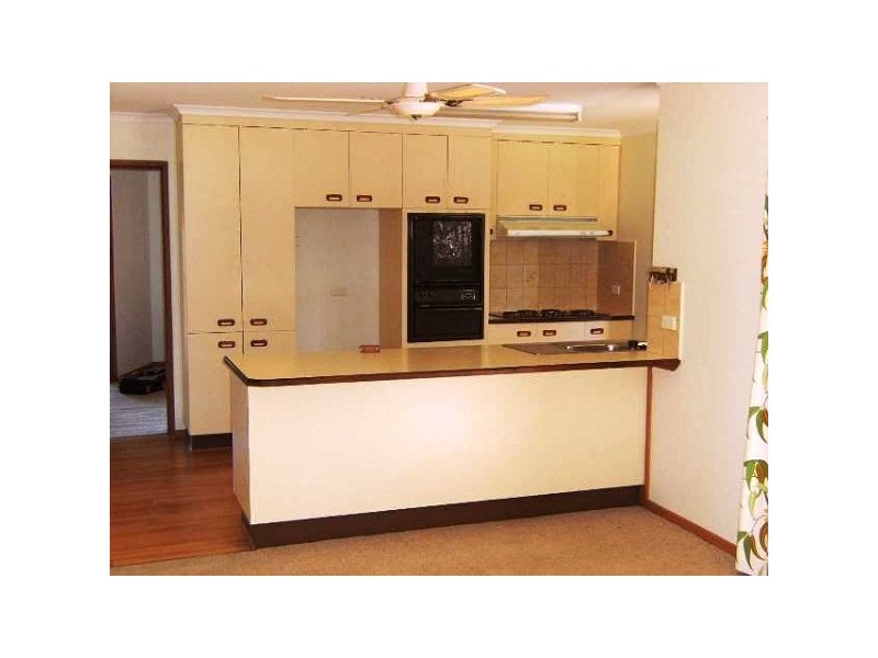 2 Banksia Grove, Gisborne VIC 3437