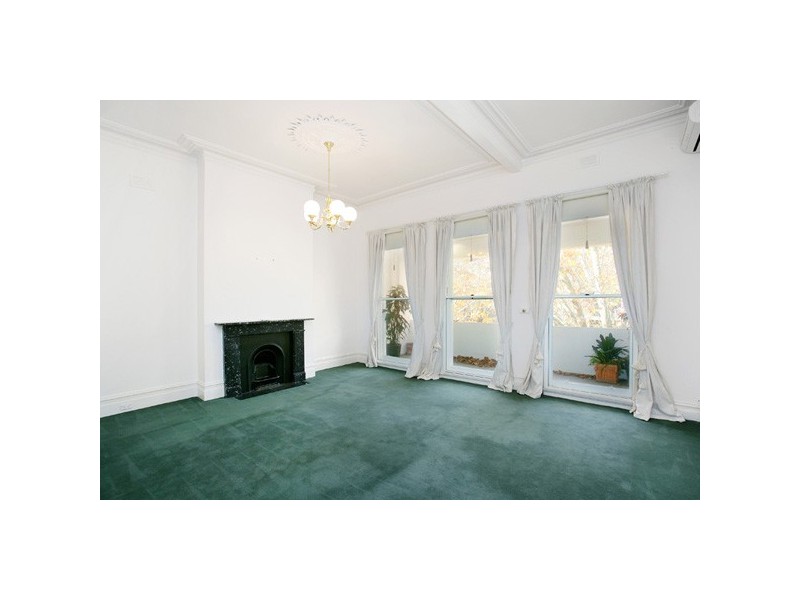 18 Mary Street, St Kilda West VIC 3182