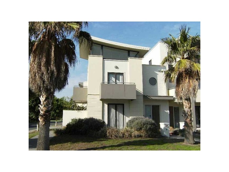 20 Beacon Vista, Port Melbourne VIC 3207