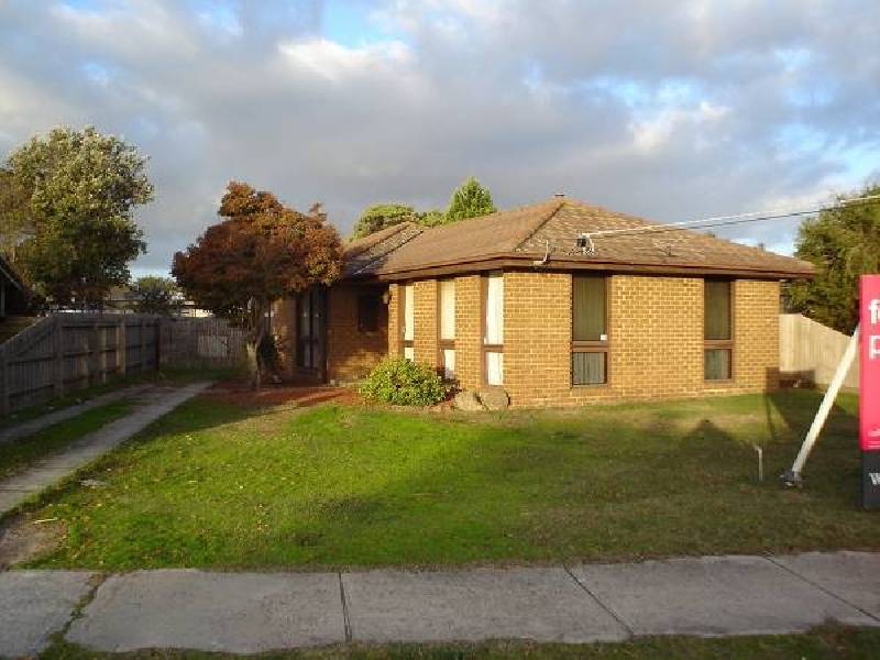 17 Richmond Avenue, Carrum Downs VIC 3201