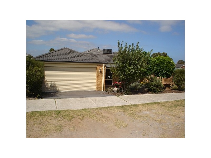 49 Laurel Crescent, Carrum Downs VIC 3201
