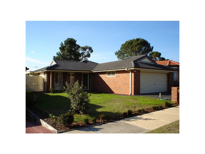 8 Grove Court, Carrum Downs VIC 3201