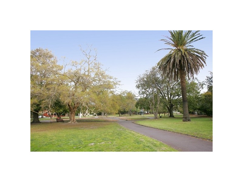 34 Melby Avenue, St Kilda East VIC 3183